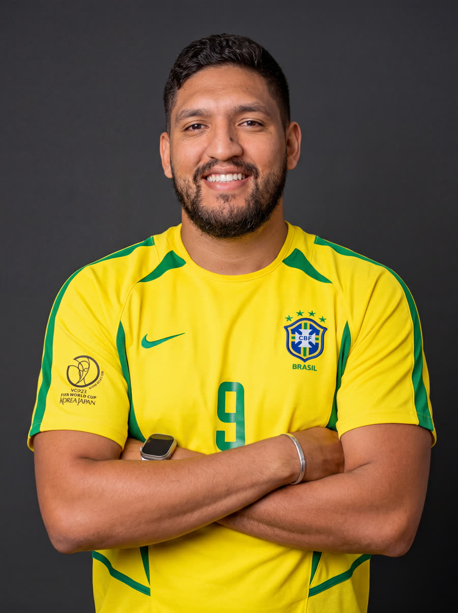 Léo com a camisa do Brasil